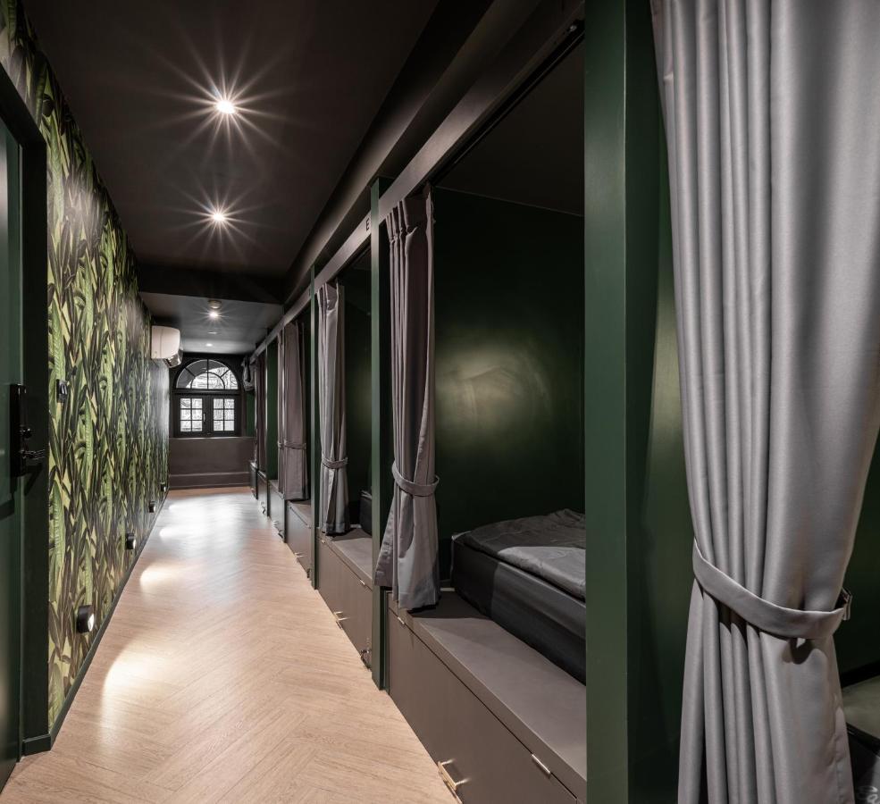 Cher Hostel Бангкок Экстерьер фото
