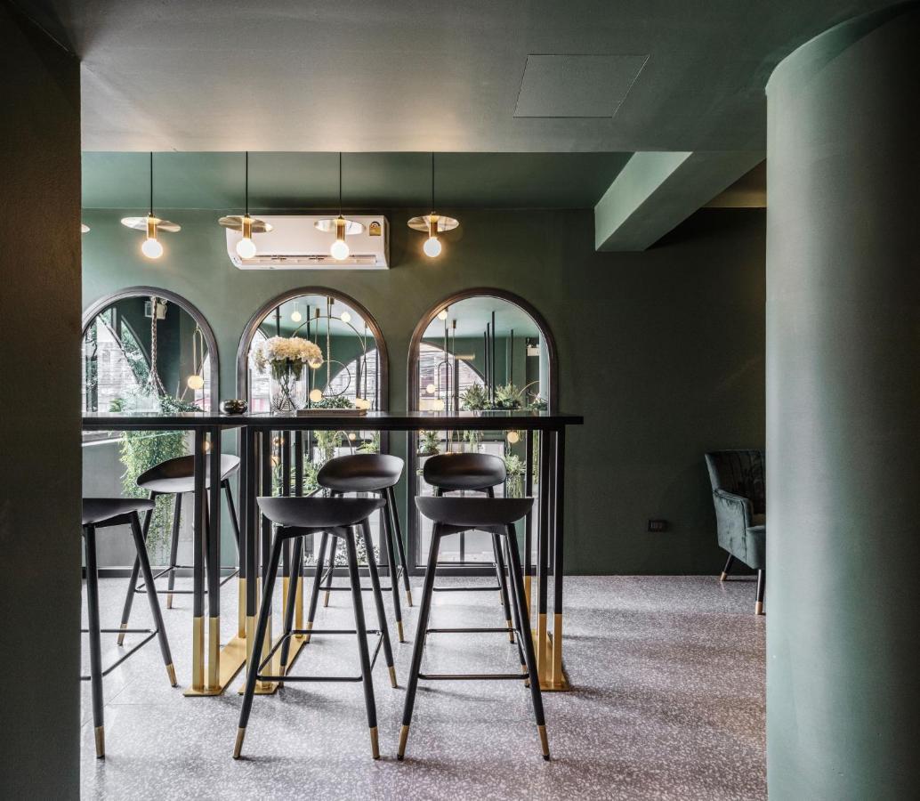 Cher Hostel Бангкок Экстерьер фото