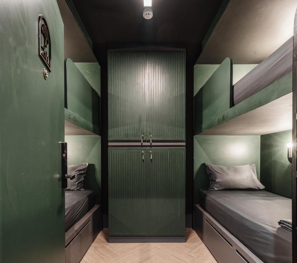 Cher Hostel Бангкок Экстерьер фото