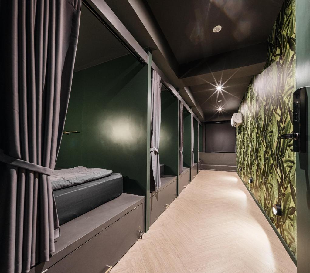 Cher Hostel Бангкок Экстерьер фото