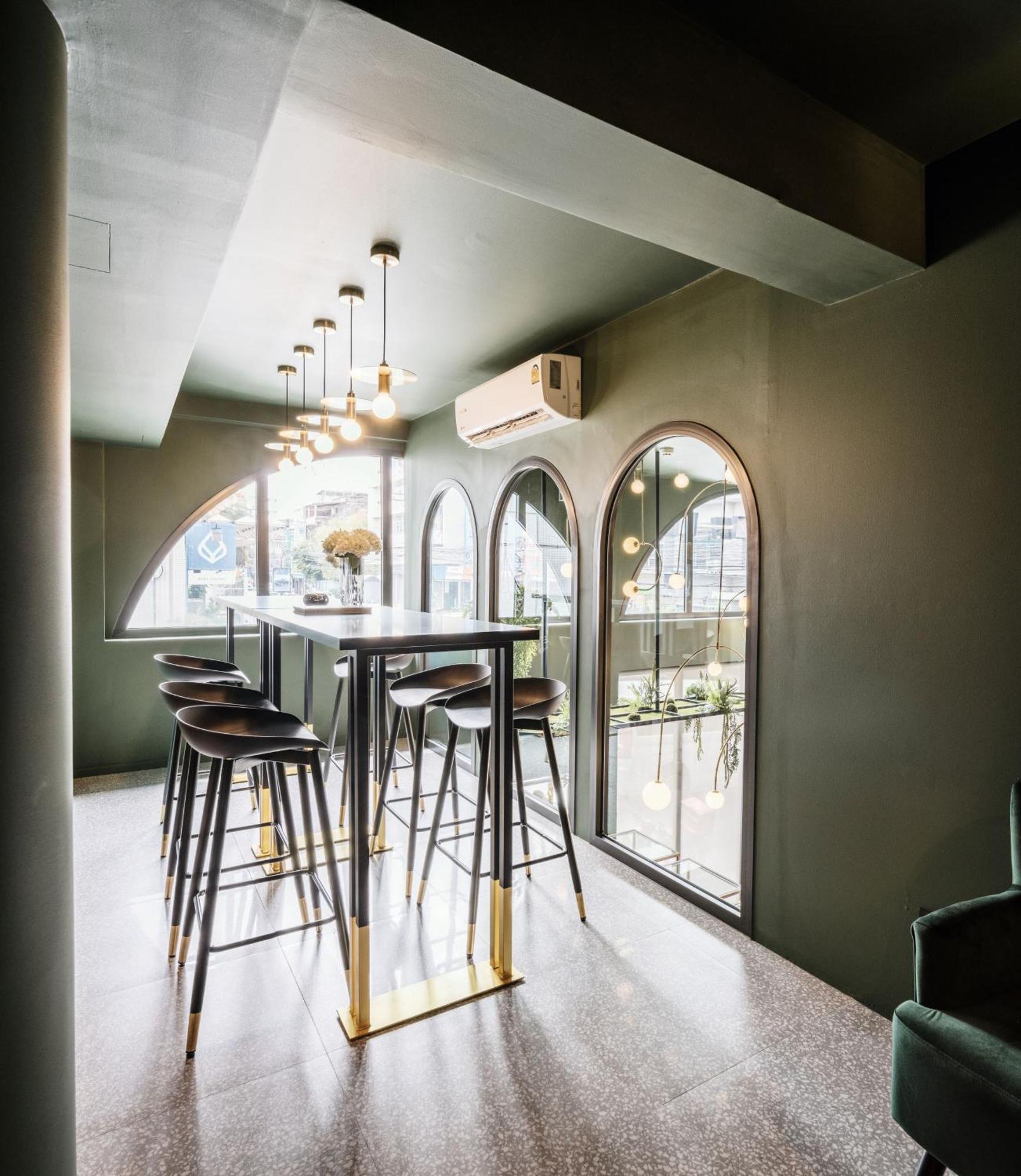 Cher Hostel Бангкок Экстерьер фото